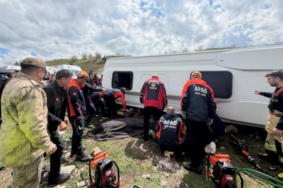 Diyarbakır’da midibüs devrildi: 1 ölü, 12 yaralı