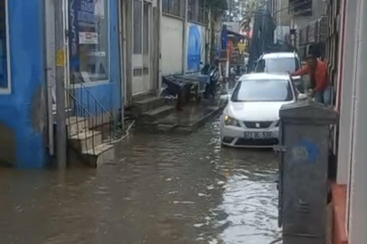 Cadde ve sokaklar göle döndü
