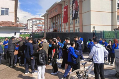 Ankara’da okulda silah paniği: ‘Dedesinden aldığı tabancayı 3 gün boyunca okula getirdi’ iddiası