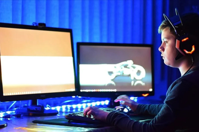 Sosyal medyaya 15 yaş sınırı ve doğum izni sürelerinin uzatılması kanun teklifi yasalaştı