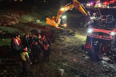 Malatya'da yolcu otobüsü şarampole devrildi! 4 kişi öldü, 15 yaralı