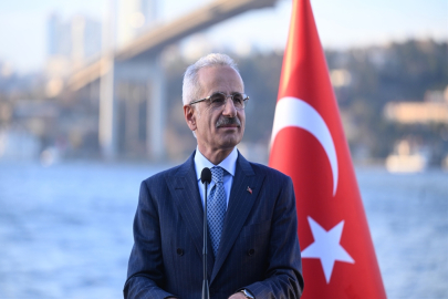 Bakan Uraloğlu: 4 ayda 15 bin 639 gemiye kılavuzluk hizmeti verildi