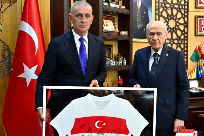 Süper Lig'de deprem etkisi! Devlet Bahçeli'den TFF'ye şok çağrı: 'Ligleri tescil etmeyin'