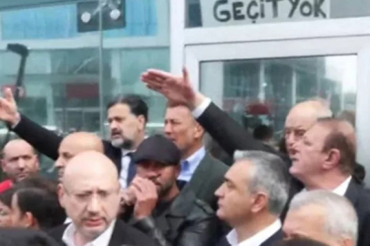 CHP Genel Merkezi önünde 'tahliye' gerginliği... Arbede çıktı: Kılıçdaroğlu'na yakın vekiller kapının önünde!