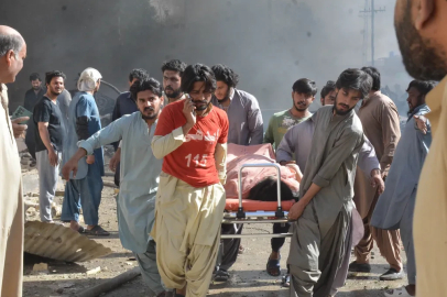 Pakistan'da demir yolu hattında patlama: Çok sayıda ölü ve yaralı var