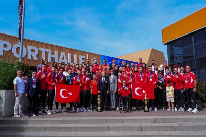 Bakan Bak’tan milli karatecilere tebrik