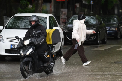 Birçok ilde sağanak devam ediyor: Sıcaklıklar mevsim normallerinde