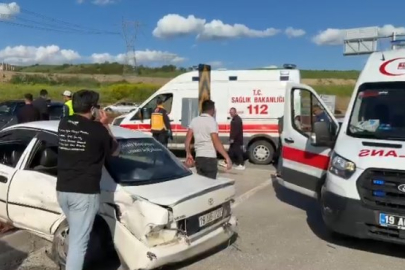 Çorum'da iki otomobil çarpıştı: 4 yaralı