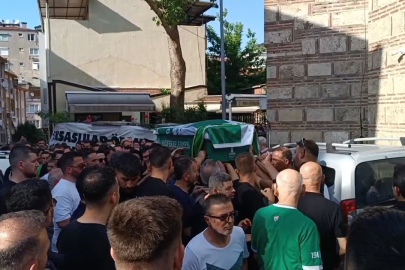 Motosikletiyle refüje çarpıp ölen kuryenin kardeşi de 4 yıl önce motosiklet kazasında ölmüş