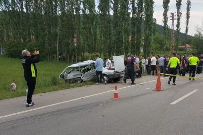 Amasya’da iki otomobil çarpıştı: Dede ve torun öldü, 2 yaralı