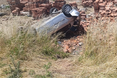 Otomobille çarpışan motosikletin sürücüsü öldü