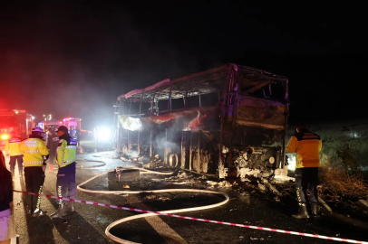 Denizli'de bariyerlere çarpan yolcu otobüsü yandı: 8 ölü, 33 yaralı