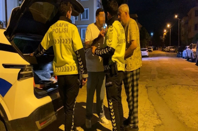 Kazadan sonra kaçan alkollü sürücü, aracında uyurken yakalandı