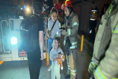 Avcılar'da merdiveni çöken ve kolonlarından sesler gelen 5 katlı bina tahliye edildi