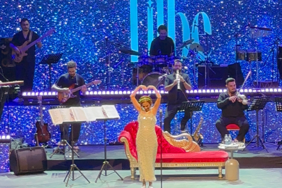 Bursa’da Yıldız Tilbe Rüzgârı