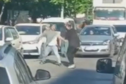 Sultangazi'de trafik kazasının ardından çıkan bıçaklı kavga: 1 ölü, 2 yaralı