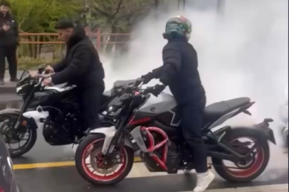 Düğün konvoyunda motosikletle trafiği kapatıp patinaj çekti; 136 bin lira ceza kesildi