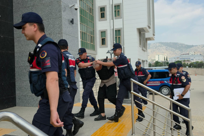 'Kız kaçırma' husumetinde baba ve oğlunu öldüren şüpheli adliyede