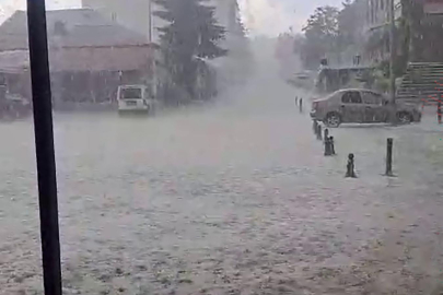 Kars'ta sağanak ve dolu, sele neden oldu