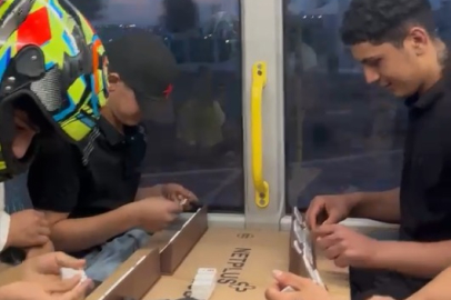 Belediye otobüsünde okey oynadılar