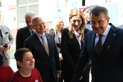 Bakan Tekin, Vali Ayyıldız ve Başkan Gürkan Öğrencilerle Buluştu