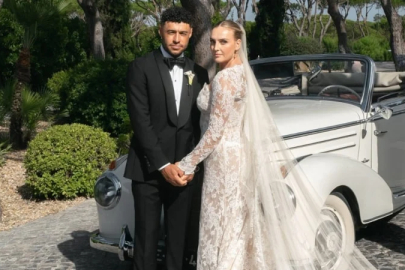 Beşiktaş'ın eski yıldızı Alex Oxlade ile şarkıcı Perrie Edwards evlendi