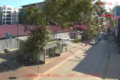 Osmaniye'de Çınar ağacı halk otobüsünün üzerine devrildi; o anlar kamerada