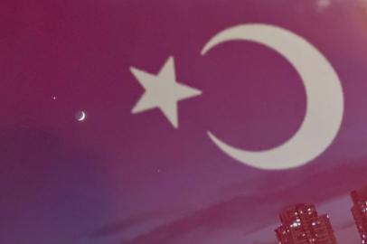 Hilal ve Venüs Gökyüzünde Büyüledi: Türk Bayrağını Andıran Manzara İlgi Gördü