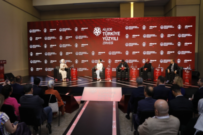 Aile ve Sosyal Hizmetler Bakanı Göktaş, ‘Ailede Türkiye Yüzyılı Zirvesi’nde konuştu