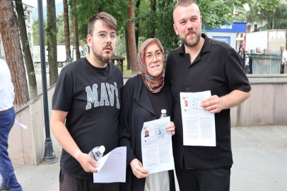 Anne ve iki oğlu aynı okulda üniversite sınavına girdi