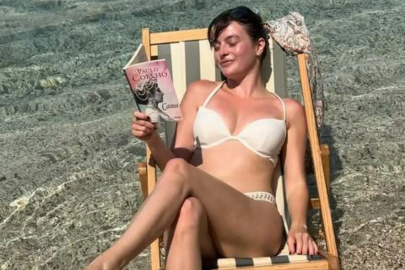Melis Sezen tatile çıktı! Bikinisini giyip fiziğini sergiledi