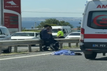 Büyükçekmece'de otomobile arkadan çarpan motosikletli hayatını kaybetti