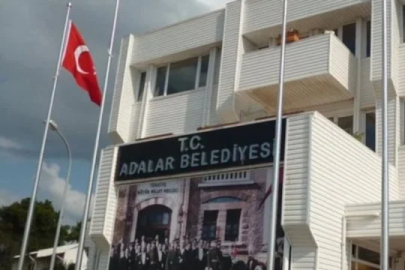 CHP'li Adalar ve Silifke Belediye Başkanları görevden uzaklaştırıldı