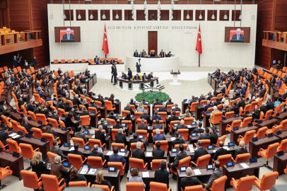 TBMM Genel Kurulu'nda emniyet teşkilatıyla ilgili düzenlemeleri de içeren teklifin 3 maddesi daha kabul edildi