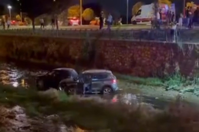 Bursa’da zincirleme kaza. 2 otomobil dereye uçtu: 6 yaralı