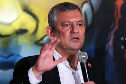 Özel "Yürüyüş Partisi" isminden vazgeçti