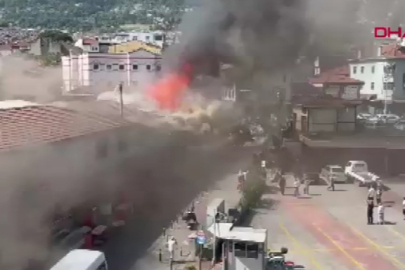 Bursa'da Tarihi Kayıhan Çarşısı'ndaki iş yerinde yangın