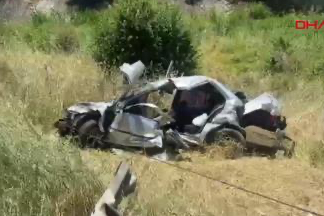 Bolu'da otoyolda otomobil şarampole devrildi: 1 ölü, 3 yaralı