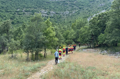 Eşiyle hayvan otlatmak için gittiği bölgede kayboldu