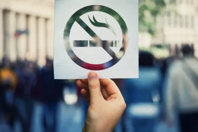 Fransa'da 2009 sonrası doğanlara sigara satılmasının yasaklanması gündemde