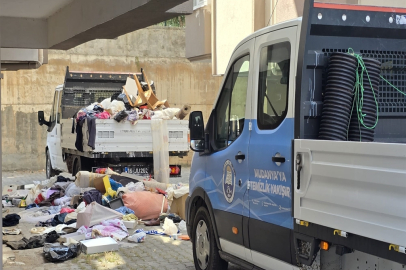 Bursa'da İnanılmaz Olay: Evden 7 Ton Çöp Çıkarıldı