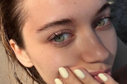 Afra Saraçoğlu tatilin keyfini sürüyor! Son pozlarına beğeni yağdı