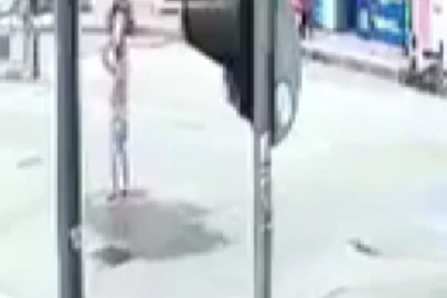 Cadde ortasında feci görüntüler! Engelli şahıs üzerine benzin döküp kendini yaktı...
