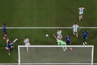 Trabzonspor'un yeni yıldızından Arjantin'e harika gol