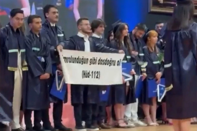 Yeditepe Üniversitesi mezuniyetinde pankart skandalı: Ayet engellendi