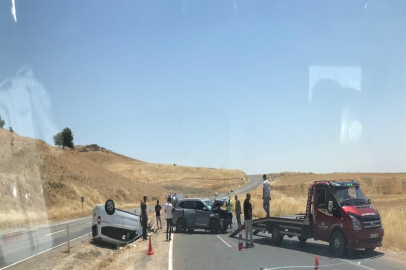 Diyarbakır'da cip ile hafif ticari araç çarpıştı; 1'i ağır, 9 yaralı