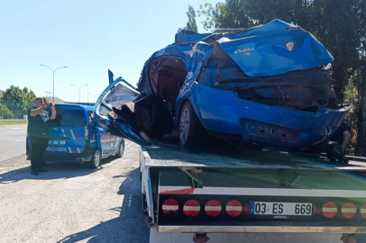 Aile ziyareti dönüşü katliam gibi kaza: Anne ve baba öldü, bebek yaşam savaşı veriyor
