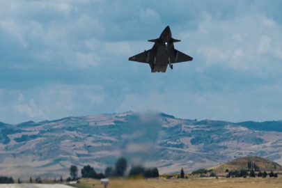 Bayraktar Kızılelma, hedefi 120 kilometrenin üzerinden süpersonik füzeyle vurdu