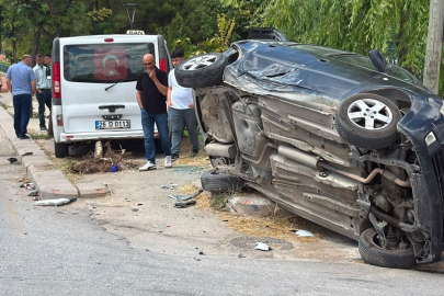 Eskişehir'de dolmuşun çarptığı otomobil yan yattı: 8 yaralı