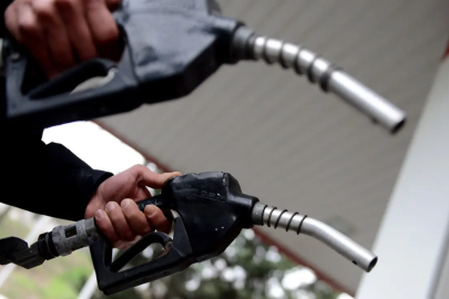 Benzine zam geldi: Tabela değişti!